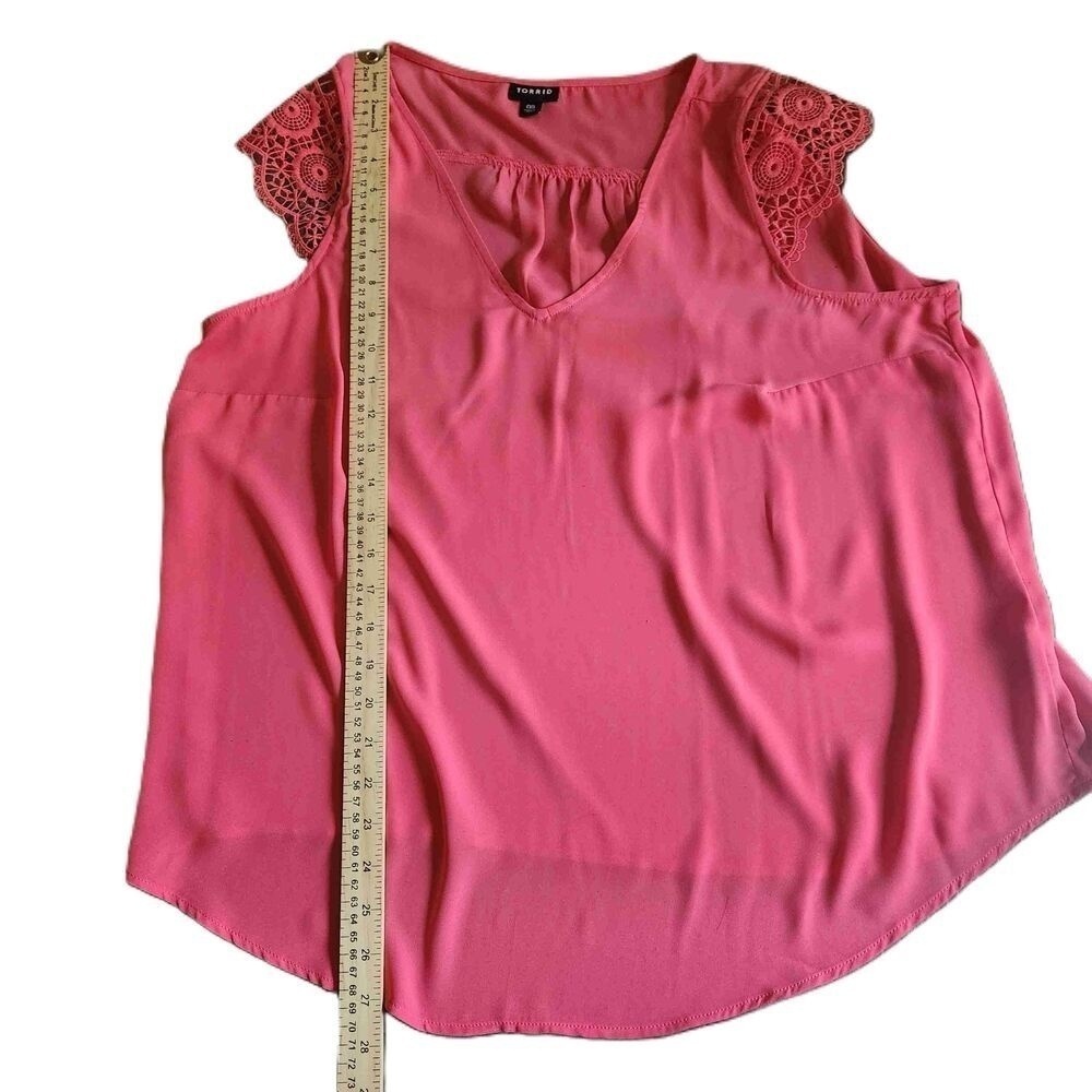Torrid Pink V Neck Lace Sleeve Blouse Shirt Size 00 - Picture 7 of 7